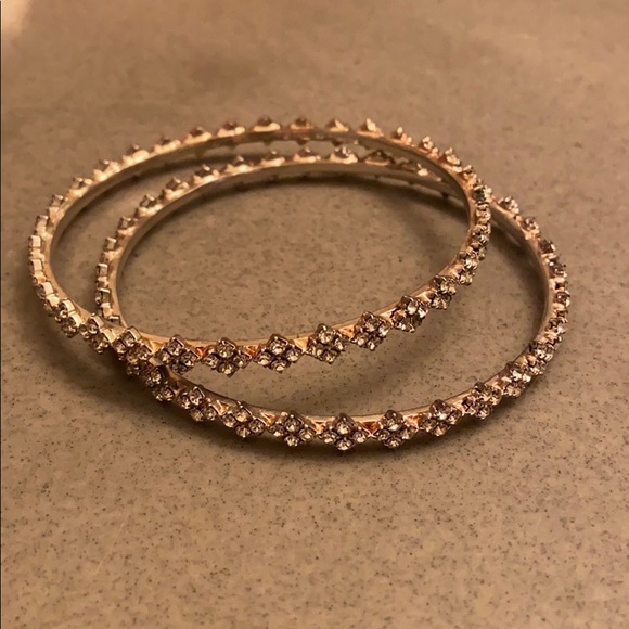 (CLOSET CLOSING FINAL SALE) NWOT Beautiful Gold Diamond Bangle Set Pair - Picture 3 of 4